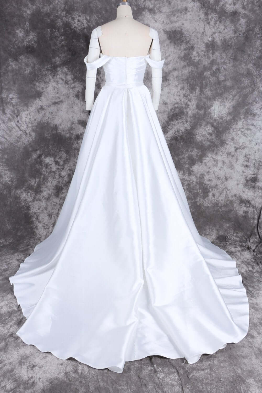 Elegant Off-the-Shoulder Satin Wedding Dress with Fishtail and Train – Perfect Bridal Gown for a Timeless Look | WL