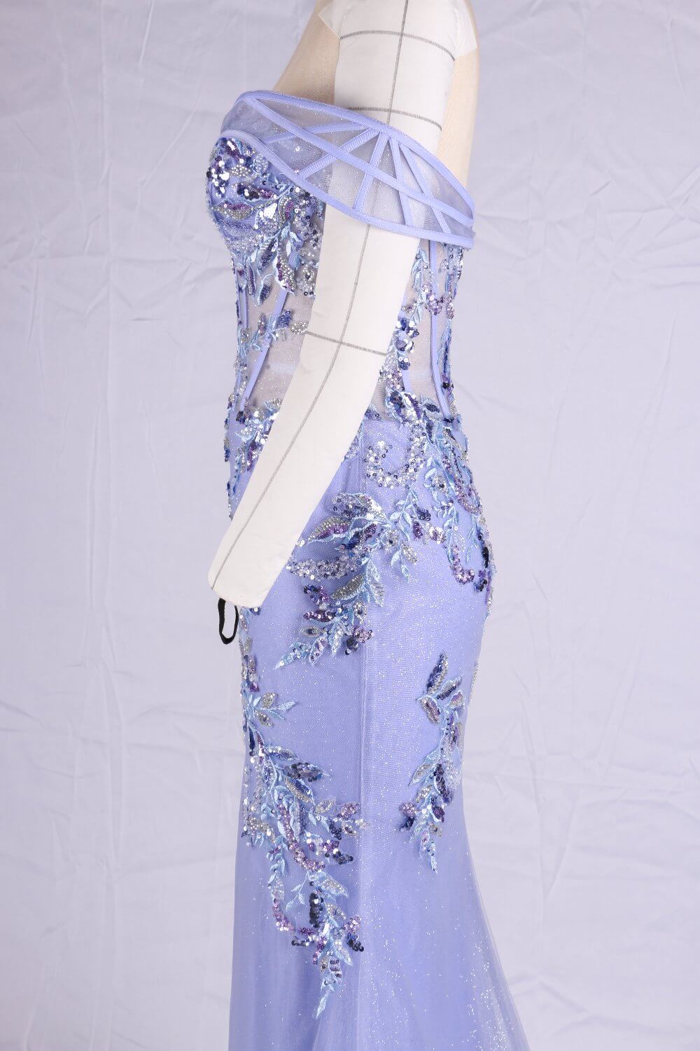 Elegant formal dress for black-tie events