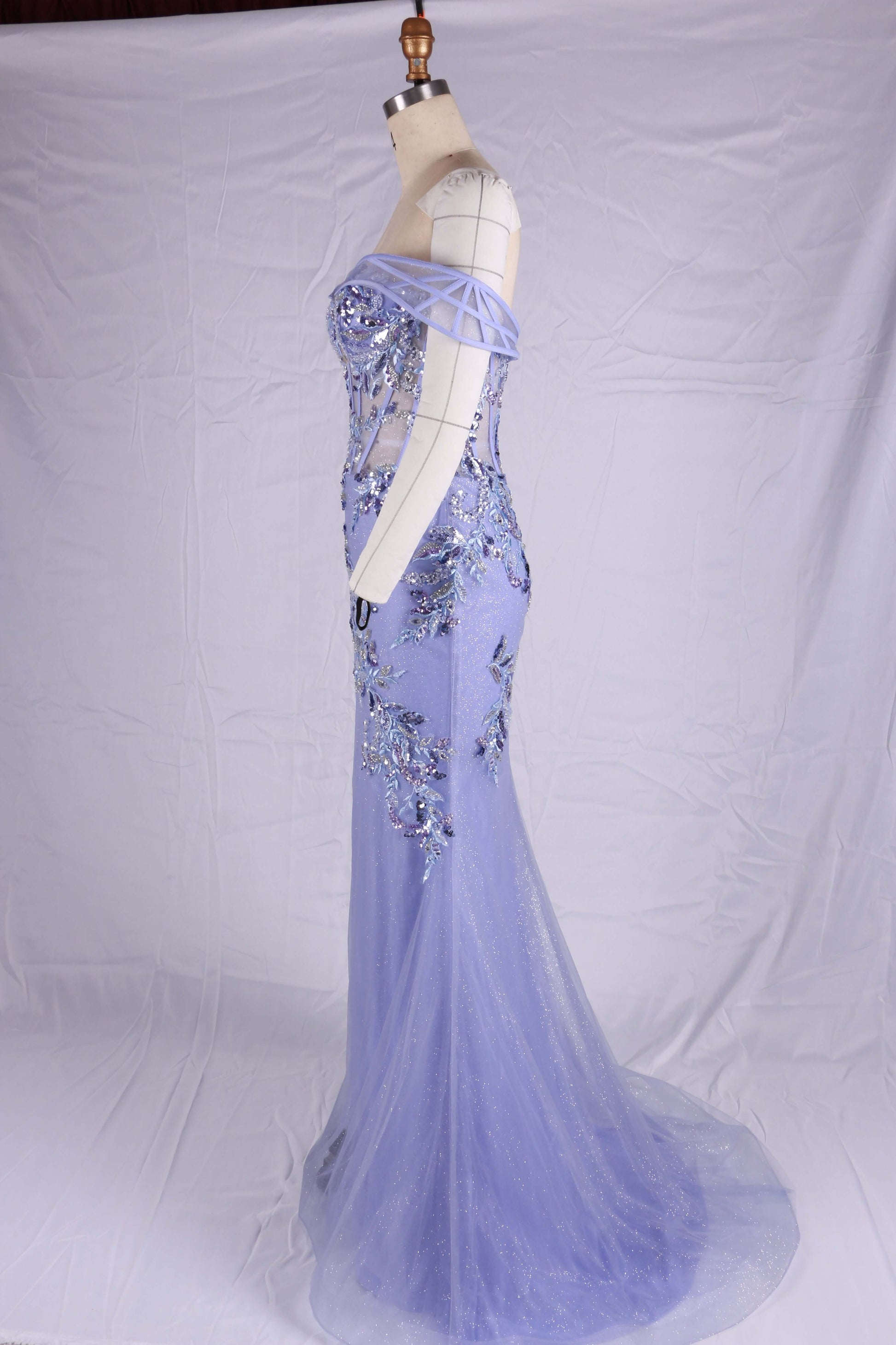 Elegant formal dress for black-tie events