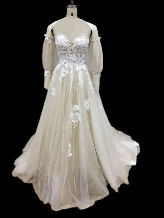 Romantic sweetheart neckline wedding dress