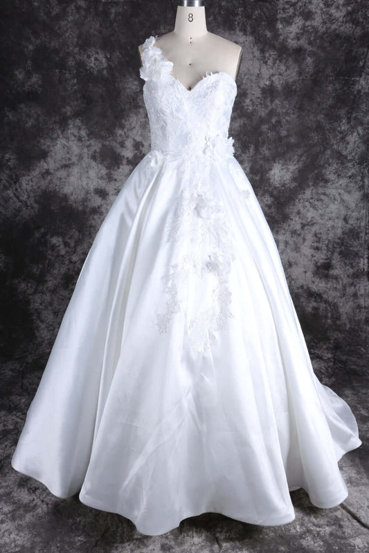 Elegant One-Shoulder Lace Satin Wedding Dress with Floral Appliqués and Ball Gown Silhouette – Perfect Bridal Gown for a Timeless Look |Pre order WL1015