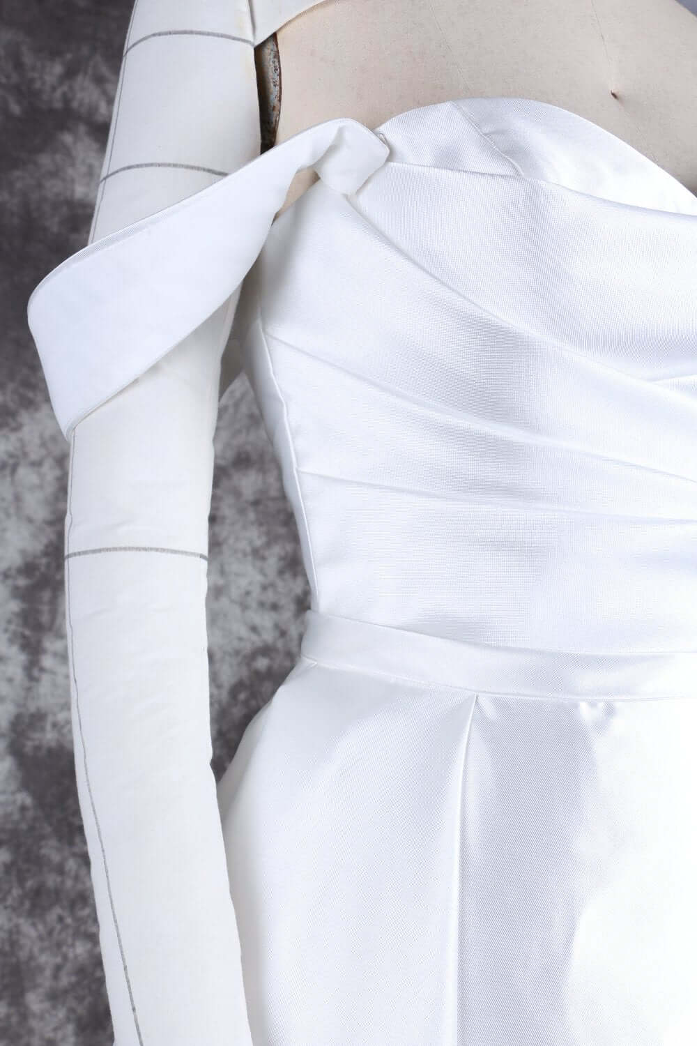 Elegant Off-the-Shoulder Satin Wedding Dress with Fishtail and Train – Perfect Bridal Gown for a Timeless Look | WL