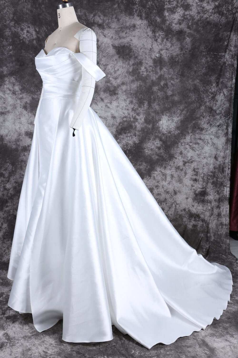 Elegant Off-the-Shoulder Satin Wedding Dress with Fishtail and Train – Perfect Bridal Gown for a Timeless Look | WL