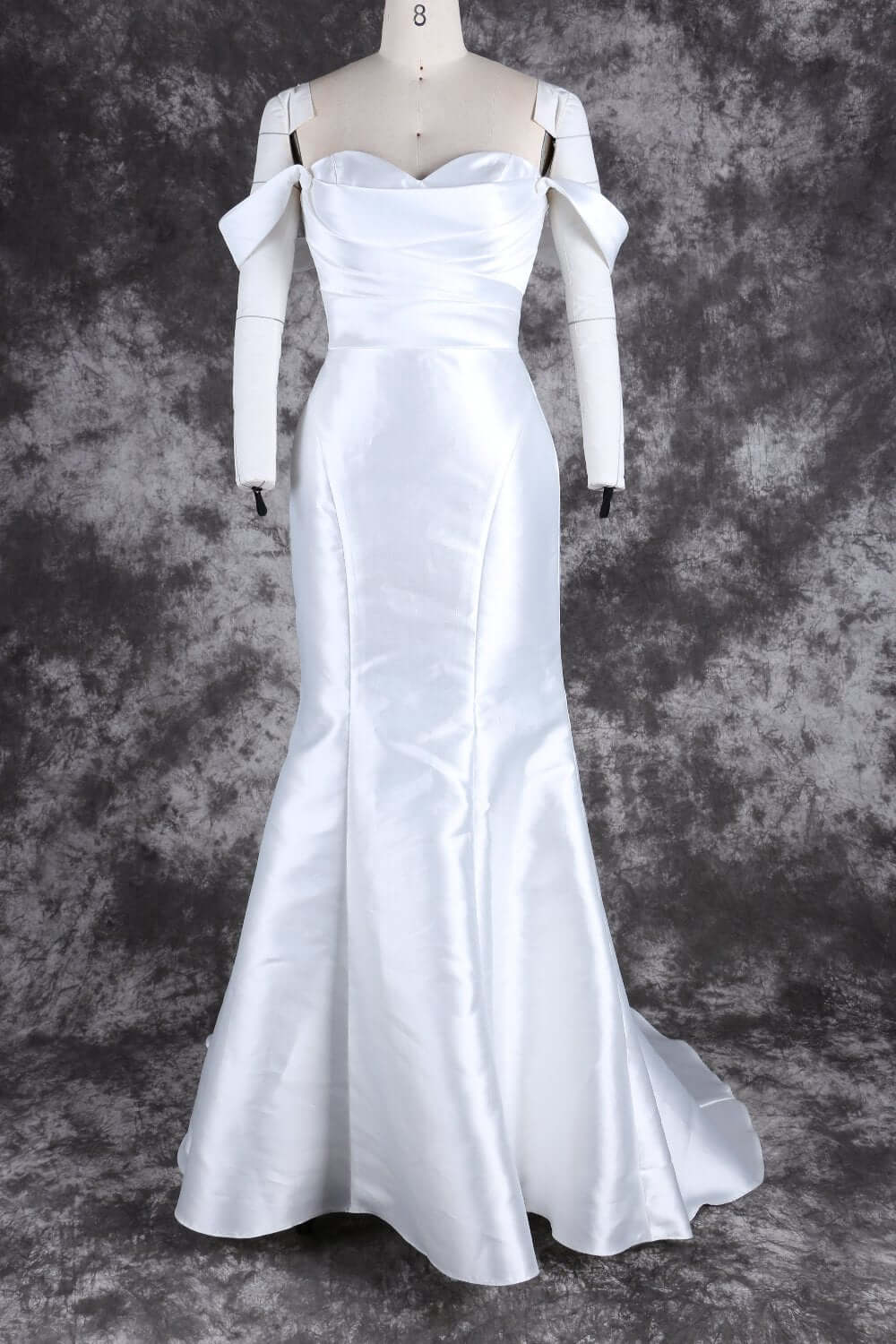 Elegant Off-the-Shoulder Satin Wedding Dress with Fishtail and Train – Perfect Bridal Gown for a Timeless Look | WL